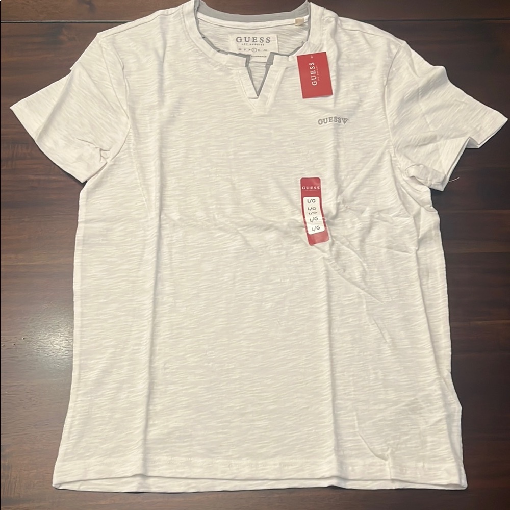 🌴 Guess White Short Sleeve Tee